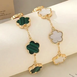 2 piece fashion classic style green and white lucky grass bracelet set